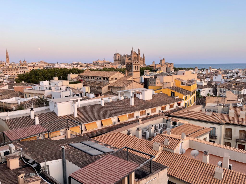 Blick auf die Kathedrale La Seu in Palma de Mallorca