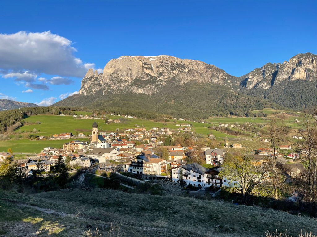 Blick auf Völs am Schlern