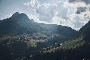 Warth und Vorarlberg im Laufe der Jahreszeiten